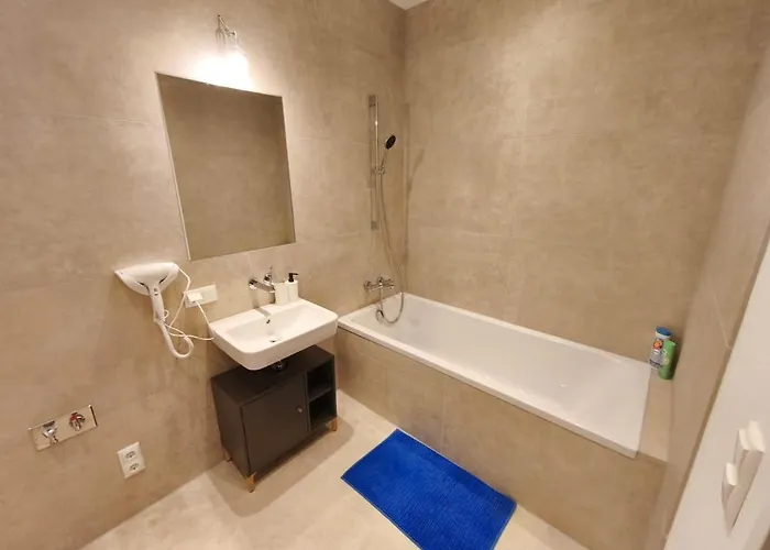 Apartment Luxury With Free Parking And Garden